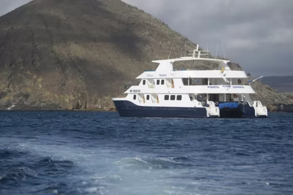 Cruise in the Galapagos on the Cormorant ship