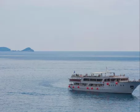 Cruise the Croatian coastline on the M/S Apolon
