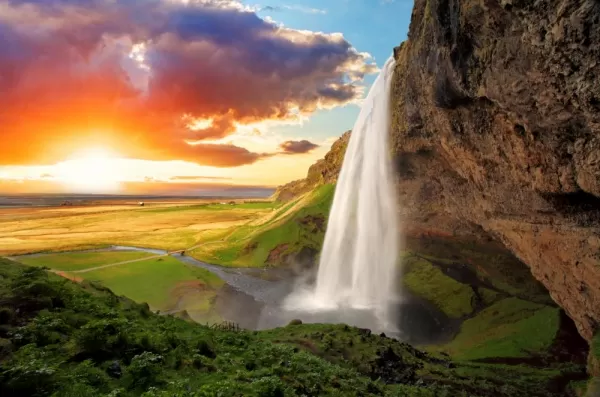 The stunning Seljalandsfoss in Iceland