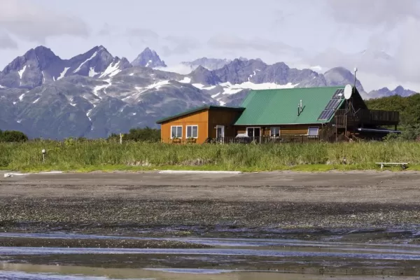 The lodge is situated near the beach of the sound