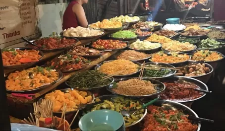 Exploring the Luang Prabang night market - I discovered the food alley!