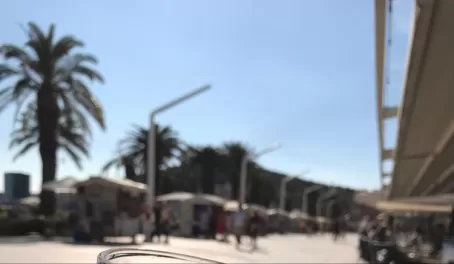 A "big beer" on the promenade