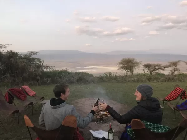 We had a fun night with cozy blankets, our bush tv, the best view, popcorn and some drinks. It just doesn't get better.