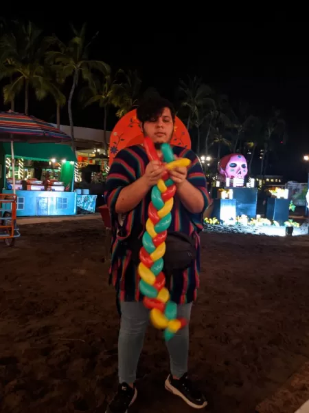 Talented balloon designer at Mexican fiesta