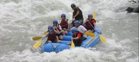 All forward! Whitewater rafting on the Pacuare River