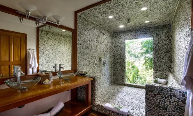 Jungle's Suite's Bathroom