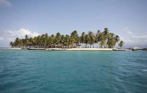 The Dolphin Lodge on San Blas Island