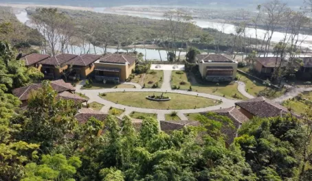 Jungle Villa Resort