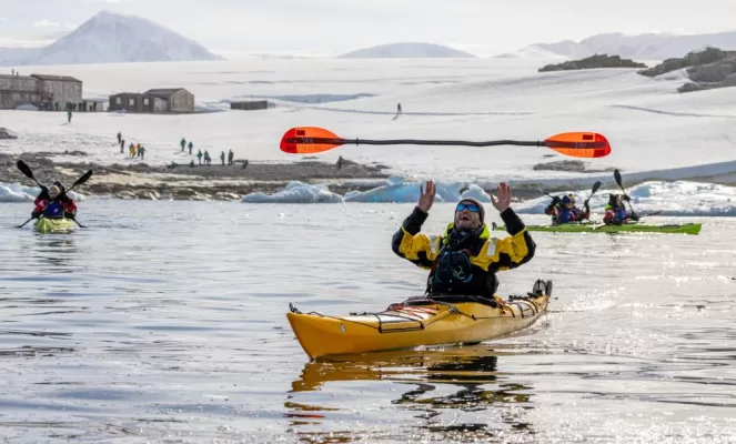 Shorex - Kayak in Antarctica