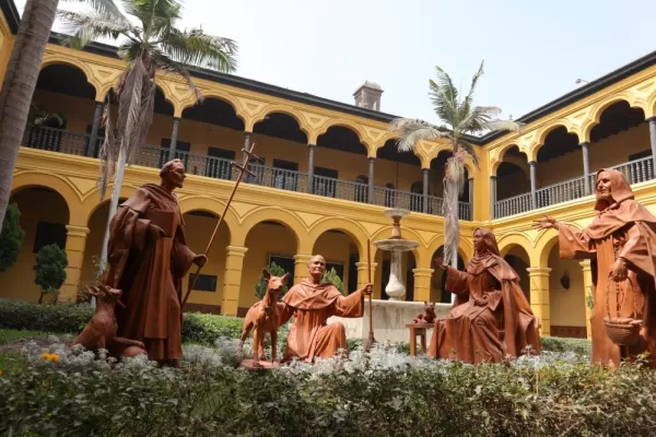Sculptures of Martin de Porres, Rosa de Lima and others at Church of Santo Domingo