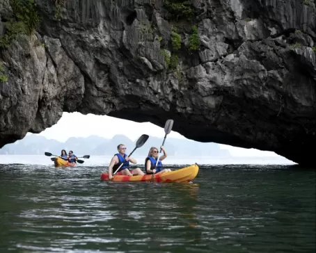 Kayaking in Halong and Lan Ha