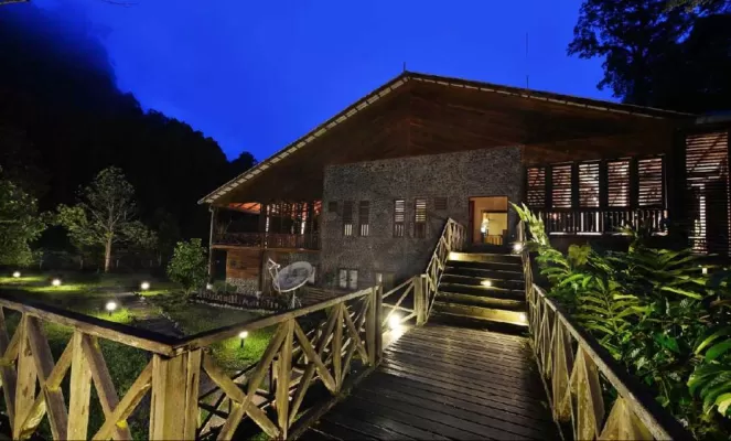Borneo Rainforest Lodge - outside room