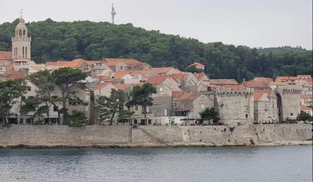 Picture of the approach to Korcula