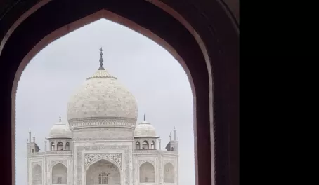The first glimpses of the Taj Mahal