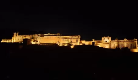 Amer Fort from the freeway, and I still didn't capture its full width in my lens