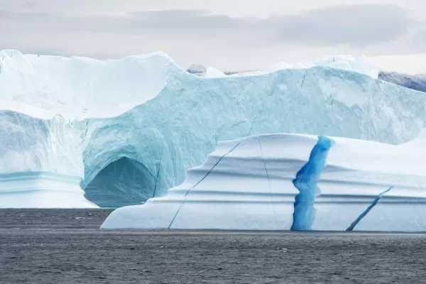 Gigantic Icebergs