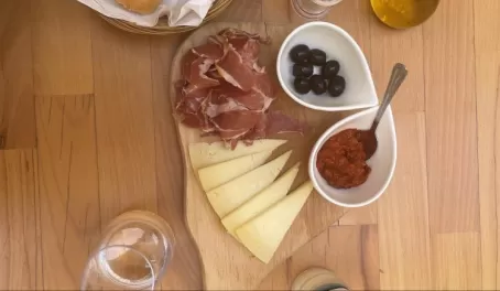 Hvar - Ham&Cheese Board in Town