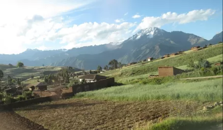 Drive Ollantaytambo to Cusco