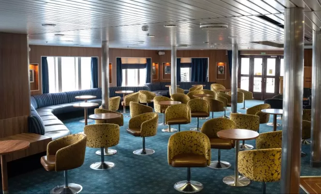 Aurora Lounge at Ocean Endeavour