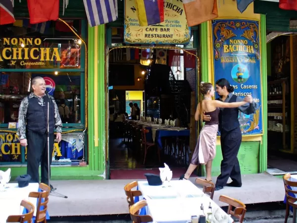 Tango dancers in the streets of Buenos Aires
