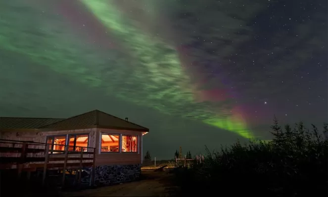 Aurora at Nanuk Polar Bear Lodge