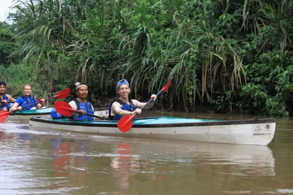 Kayaking the Shiripuno River from Huaorani Lodge to Nenkepare