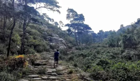 Hiking up Shipeng Mountain in Lianyungang