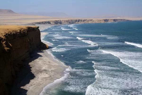 Picturesque shoreline in the Paracas National Reserve