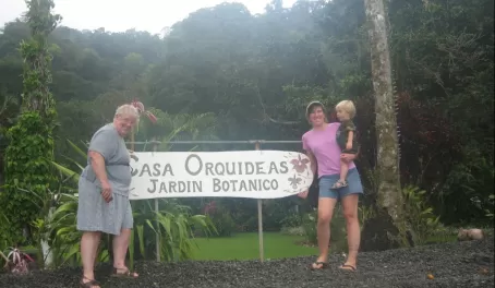 Travelers at Casa Orquideas Jardin Botanico!