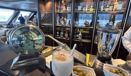 Stella Australis Open Bar