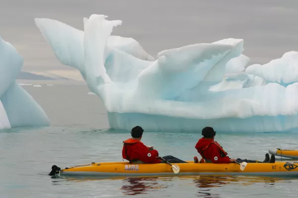 Sea Kayaking. National Geographic Explorer.