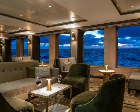 World Voyager  Main Lounge