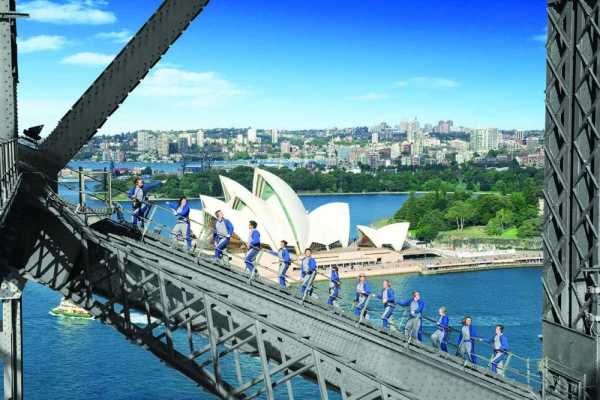 360-degree views of Sydney, including east to the Sydney Opera House