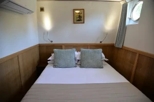 L'Art de Vivre Interior Stateroom