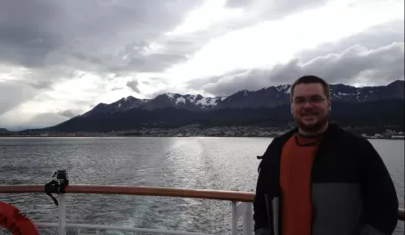 Ushuaia: Standing on the deck as sailed away from the pier. Such a beautiful place for the End of the World