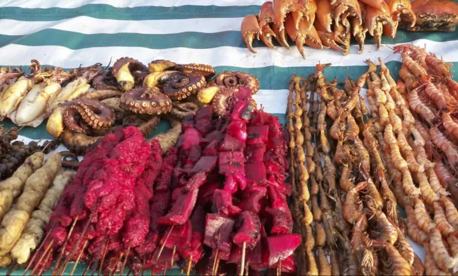 Street food in a Zanzibar market